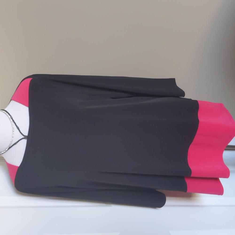 Colorblock Tunic - Picture 2 of 12